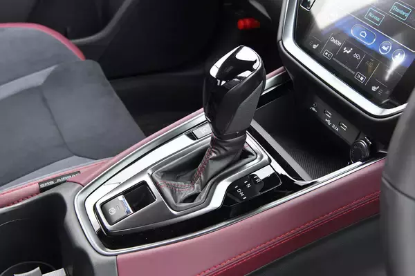 「【試乗】新型WRX S4とレヴォーグ STI Sport Rをサーキットで全開！　ときに「羊」ときに「狼」の両面を楽しめる」の画像