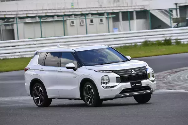 「ライバル車が見当たらない！　誰もマネできない「唯一無二感」全開の国産車４台」の画像