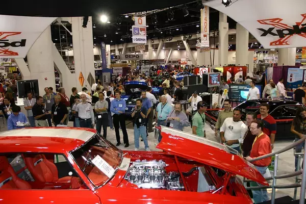 「サロンよりもメッセよりも先だった！　日本もお手本にしたアメリカの「SEMAショー」とは」の画像