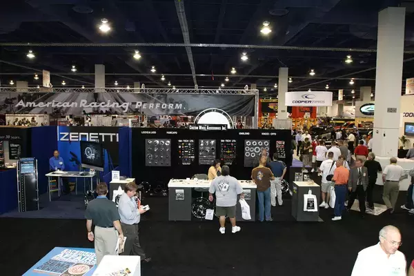 「サロンよりもメッセよりも先だった！　日本もお手本にしたアメリカの「SEMAショー」とは」の画像