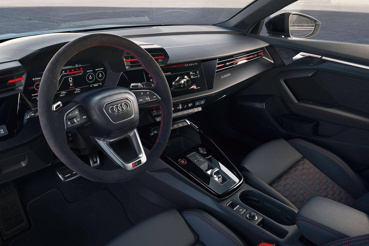 ドイツ生まれの激速ホットハッチが生まれ変わった！　アウディが新型「RS3スポーツバック／RS3セダン」を発売