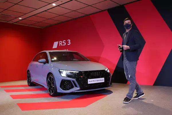 「ドイツ生まれの激速ホットハッチが生まれ変わった！　アウディが新型「RS3スポーツバック／RS3セダン」を発売」の画像