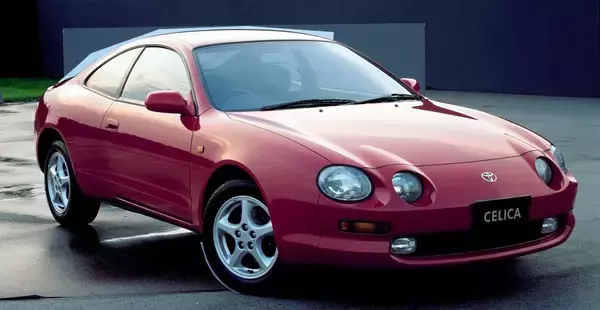 「デニスホッパーに忌野清志郎にエリマキトカゲまで！　「三菱って〜のが」なんてセリフもあったかつての衝撃クルマCMたち」の画像