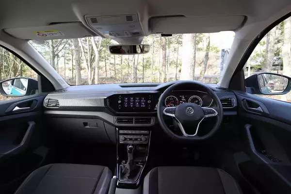 「輸入車SUVで人気ナンバーワン！　フォルクスワーゲン「T-Cross」が売れる４つの理由」の画像