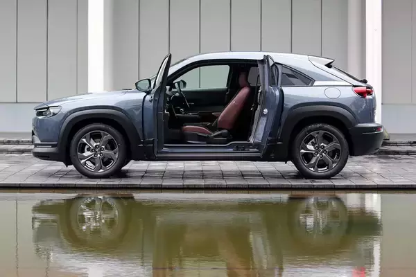 「販売店も要望する「ミニバン」が復活できない！　マツダが悩む「魂動デザイン」と「意のままの操縦性」という自縄自縛」の画像