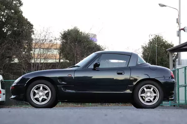 「やっぱりいまのクルマは「個性がない」！　唯一無二感たっぷりの愛され国産車４台」の画像