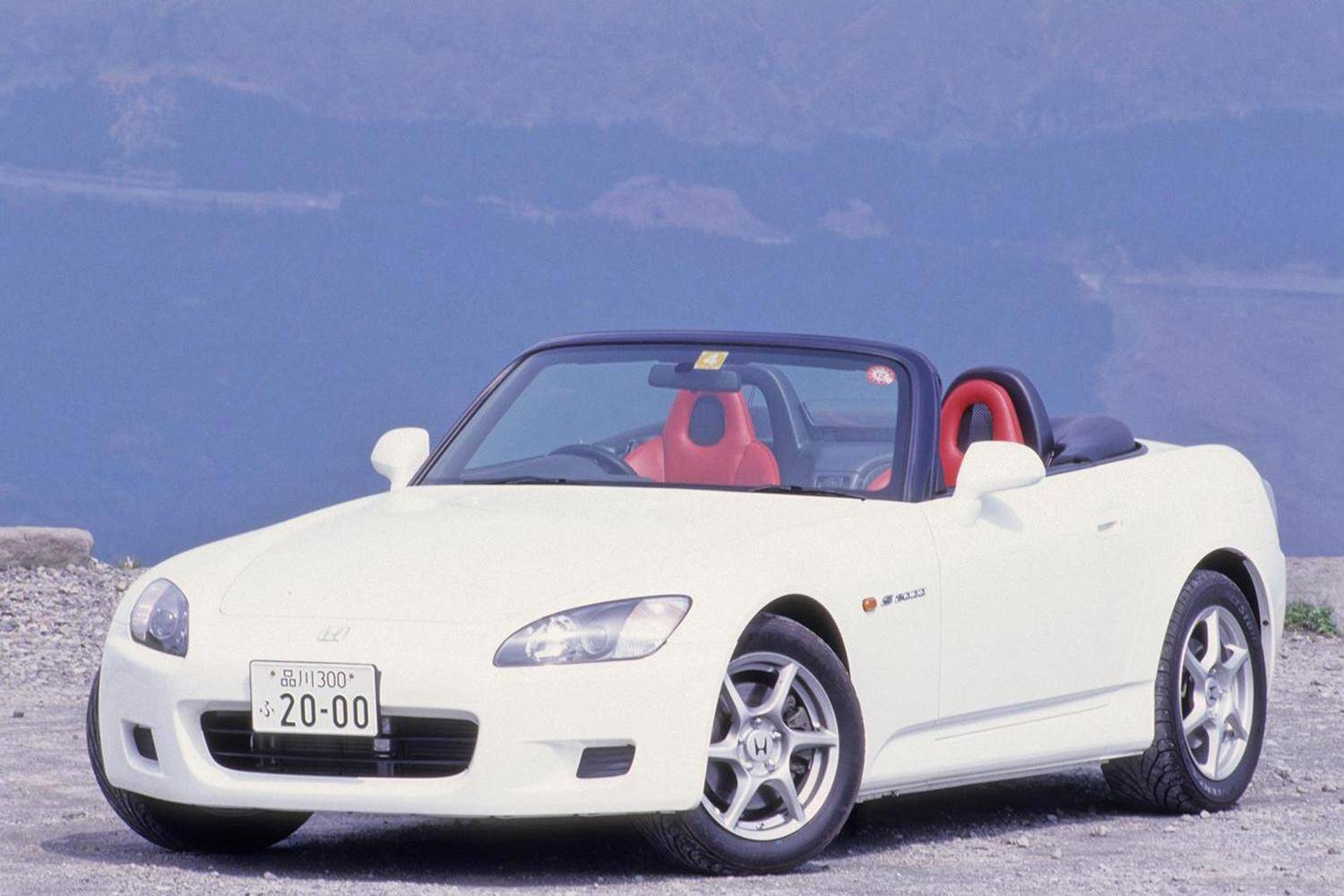 やっぱりいまのクルマは「個性がない」！　唯一無二感たっぷりの愛され国産車４台