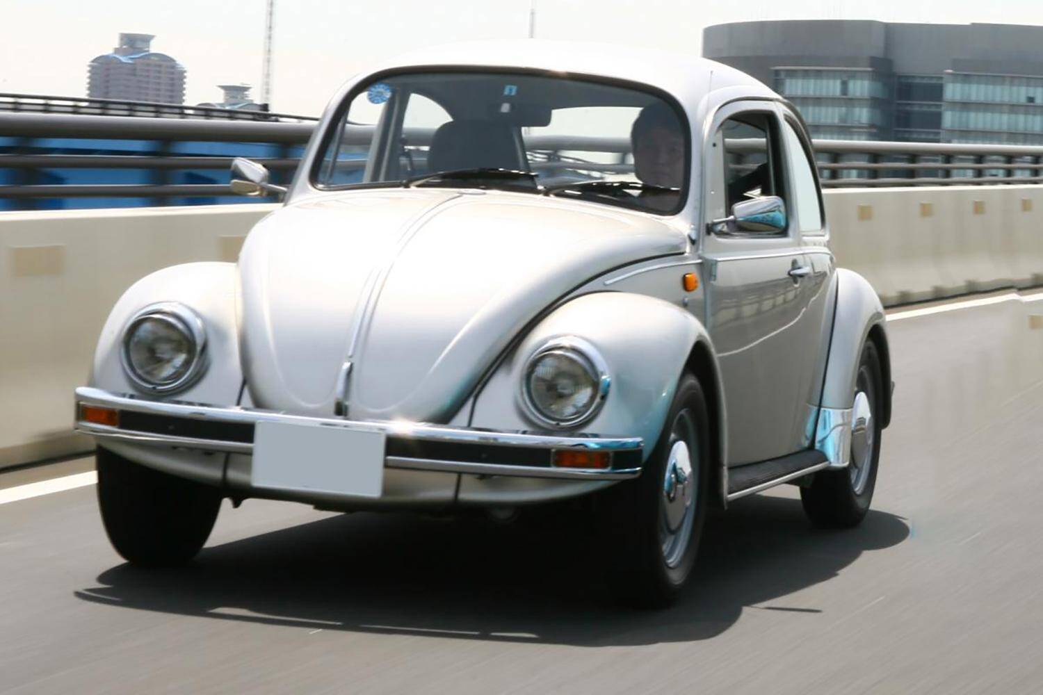 アメリカ大統領車は時速100キロも出ない！　初代ビートルを使用！　世界各国の意外な「元首車」アレコレ