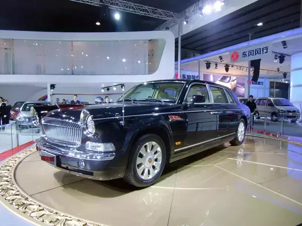 「アメリカ大統領車は時速100キロも出ない！　初代ビートルを使用！　世界各国の意外な「元首車」アレコレ」の画像