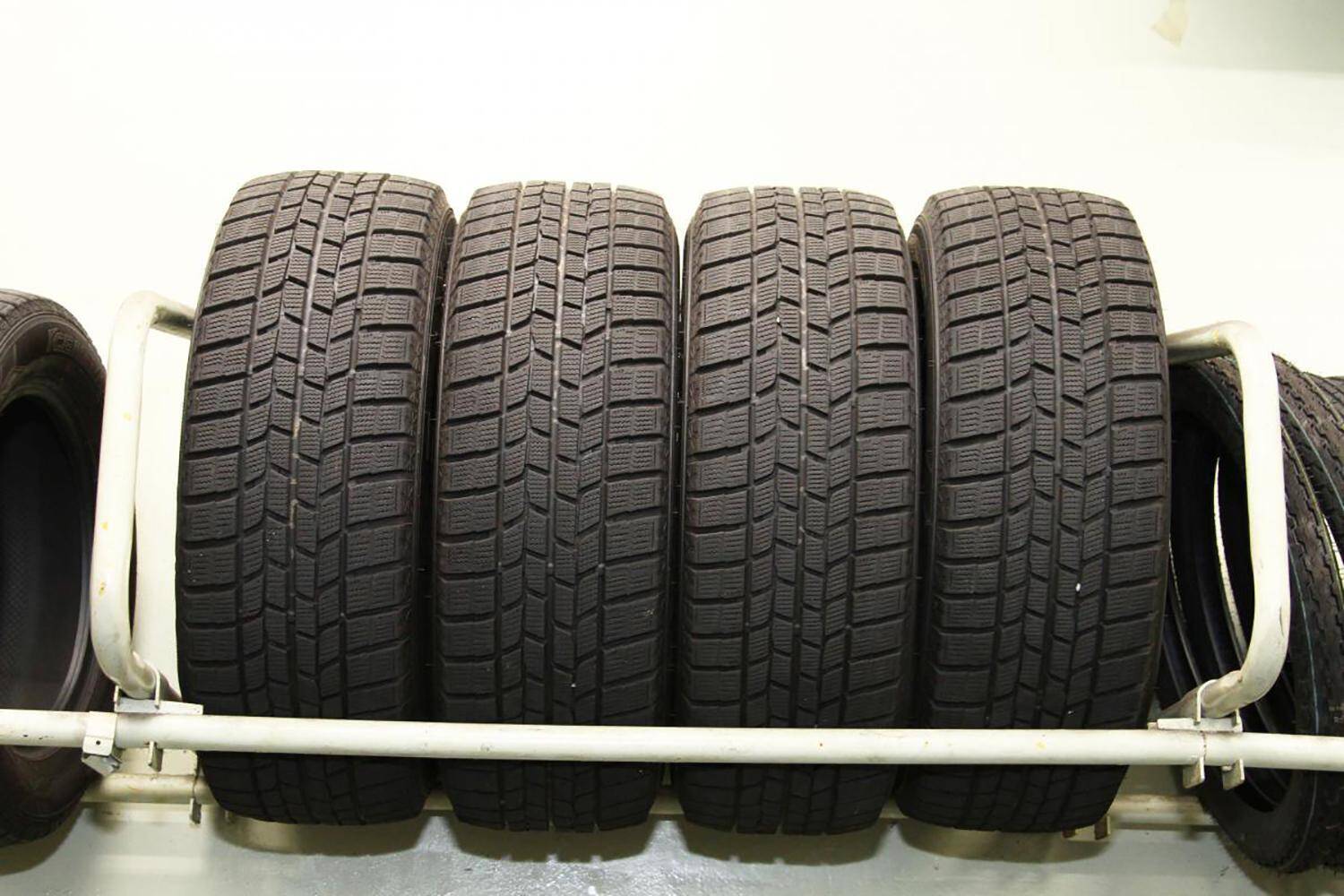 溝があっても使えない場合も スタッドレスタイヤの まだイケる と ダメ なラインの見分け方 21年12月13日 エキサイトニュース 2 2