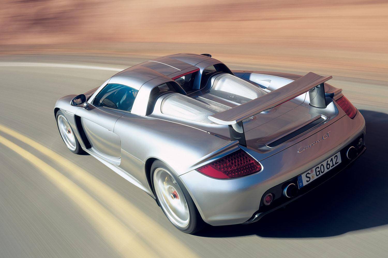 究極の「カレラ」は賛否両論だった！　ポルシェのスーパースポーツ「カレラGT」の真実