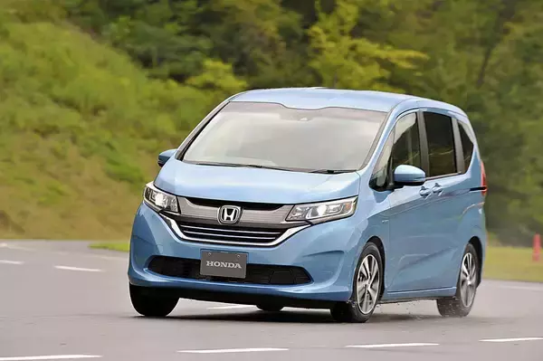 「強すぎるトヨタの国内販売！　そんななかトヨタに唯一勝ったクルマとは？」の画像