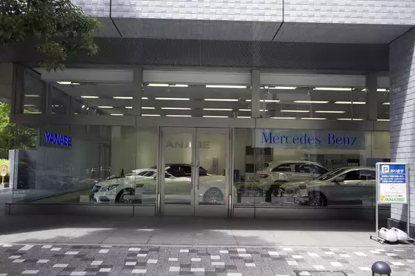 ライバルメーカーの「フェラーリとランボ」「メルセデスとBMW」を同じ会社が販売！　高級車でお馴染みのコーンズとヤナセって何もの