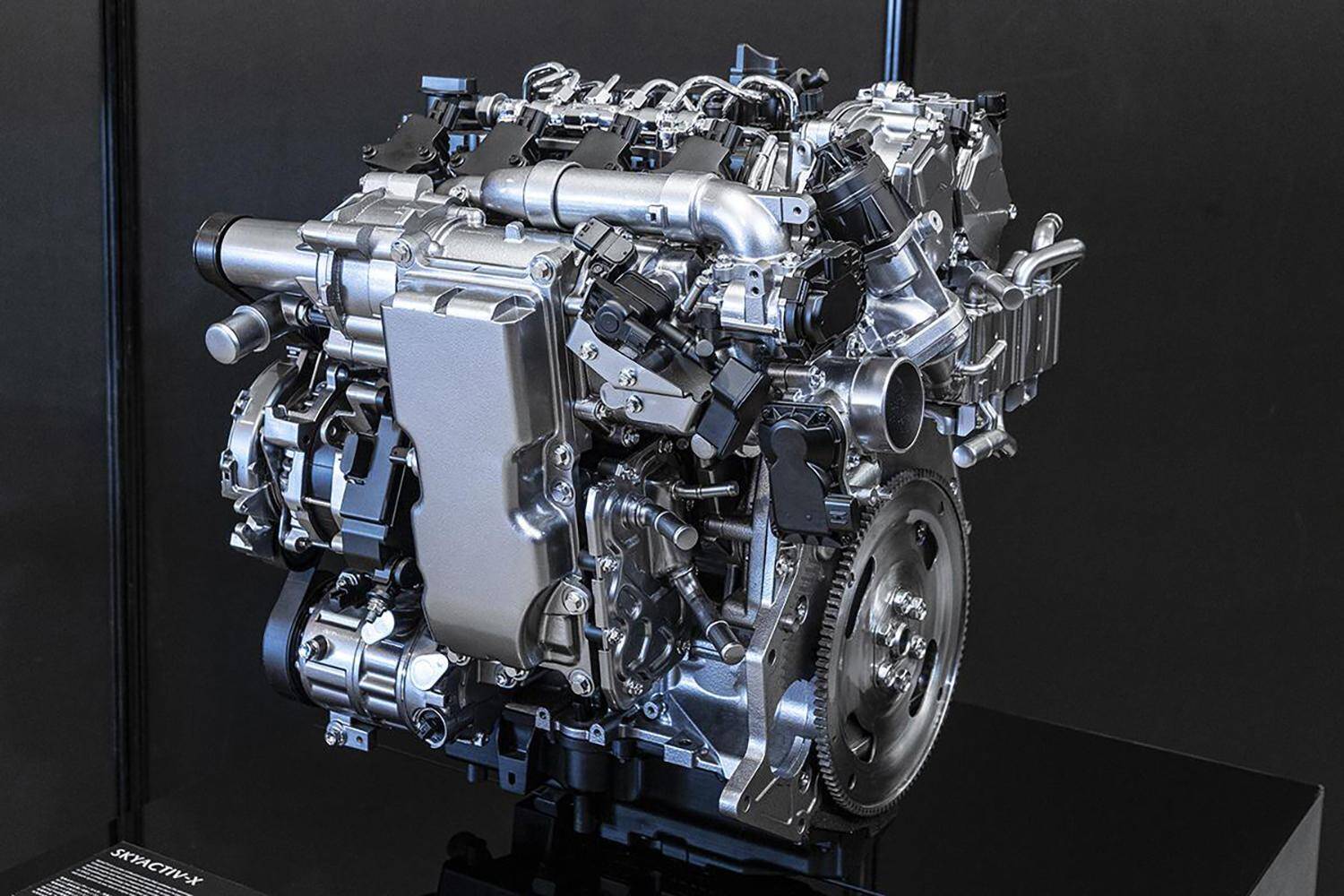 ターボに比べて日陰の存在！　ほぼ絶滅したスーパーチャージャー搭載でヒットを飛ばしたクルマ５選