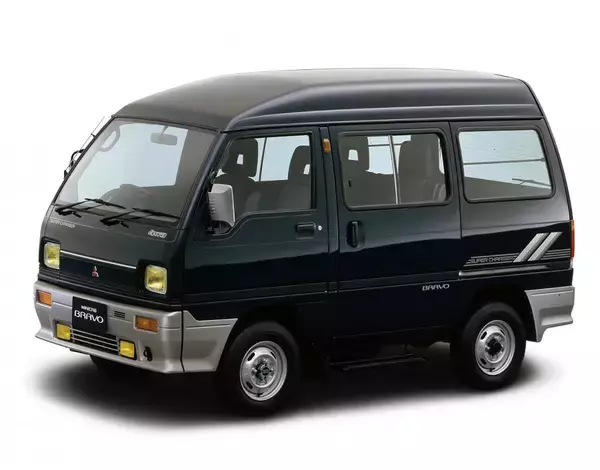 「ターボに比べて日陰の存在！　ほぼ絶滅したスーパーチャージャー搭載でヒットを飛ばしたクルマ５選」の画像