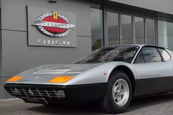 「最高落札価格は衝撃の「54億円超」のフェラーリ！　一般人には理解不能なオークションの世界とは」の画像