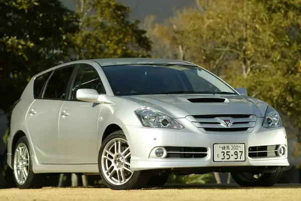 「最強トヨタでも勝てなかった！　「後出しジャンケン」なのに売れなかったクルマ４選」の画像