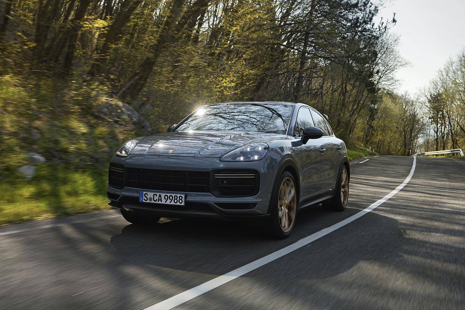 フェラーリでもランボでもない！　成功者が「ポルシェ」を選べば間違いない理由