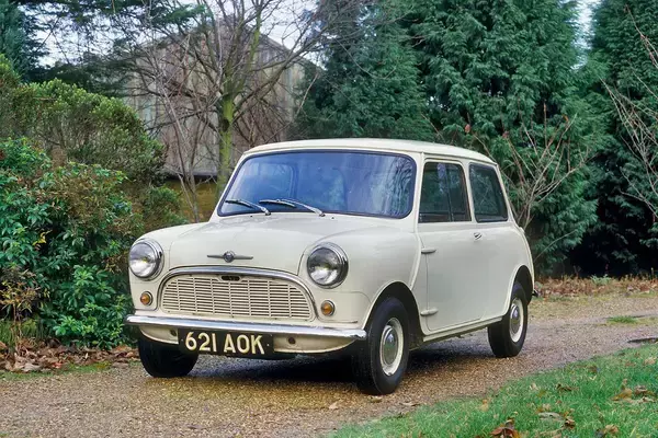 「あえての無塗装！　樹脂フェンダーで無頼漢っぷりがイケてるクルマ３選」の画像