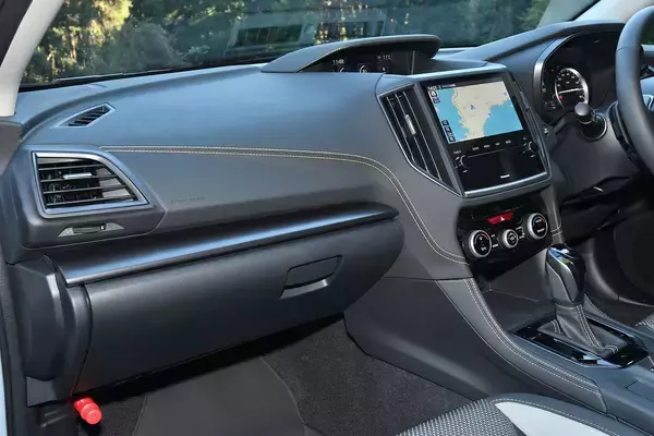 「【試乗】使い勝手はガチすぎないのに悪路走破はガチ！　改良したスバルXVがアウトドア派にちょうどいいの極み」の画像