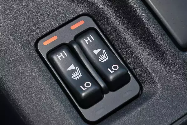 「【試乗】使い勝手はガチすぎないのに悪路走破はガチ！　改良したスバルXVがアウトドア派にちょうどいいの極み」の画像