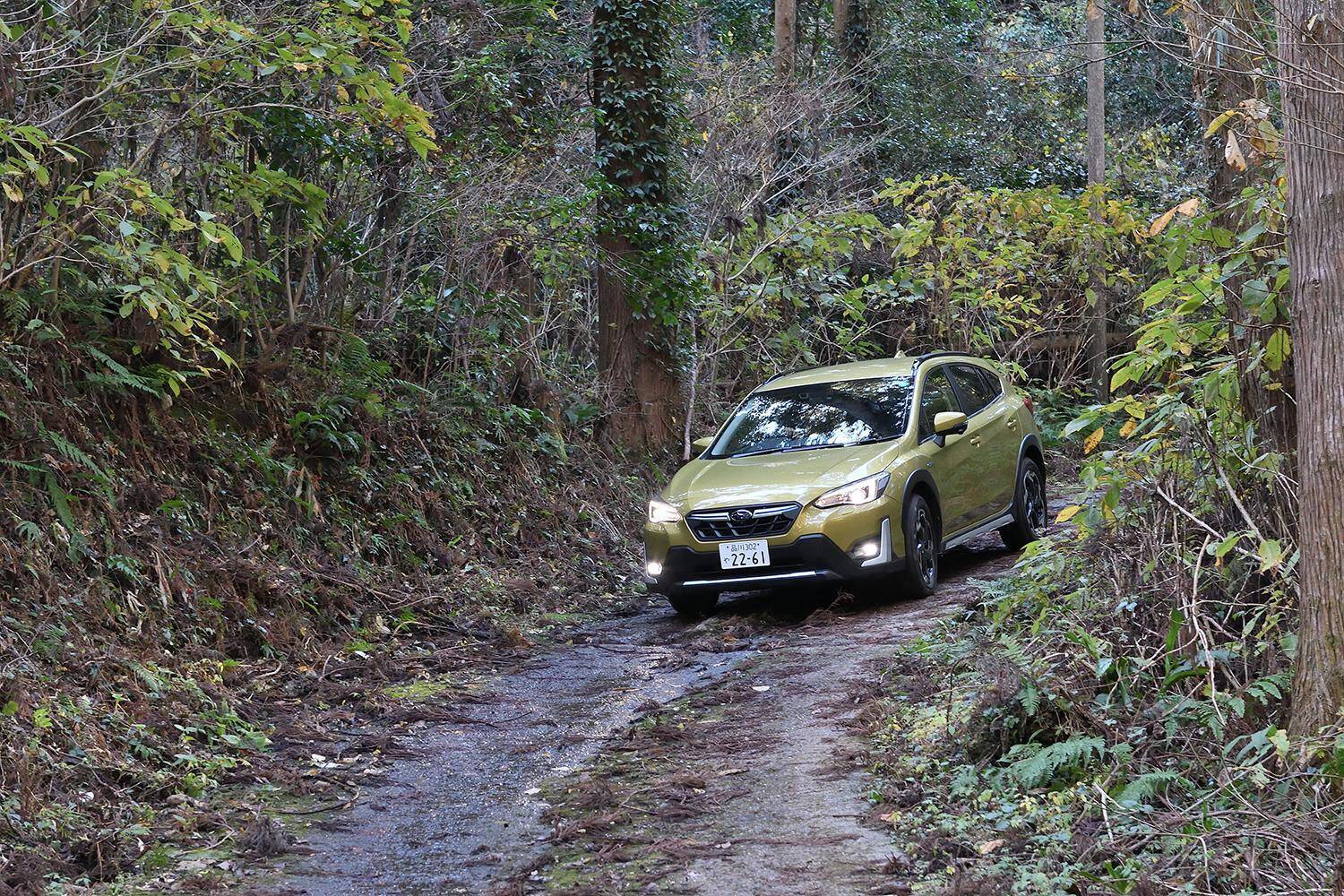 【試乗】使い勝手はガチすぎないのに悪路走破はガチ！　改良したスバルXVがアウトドア派にちょうどいいの極み