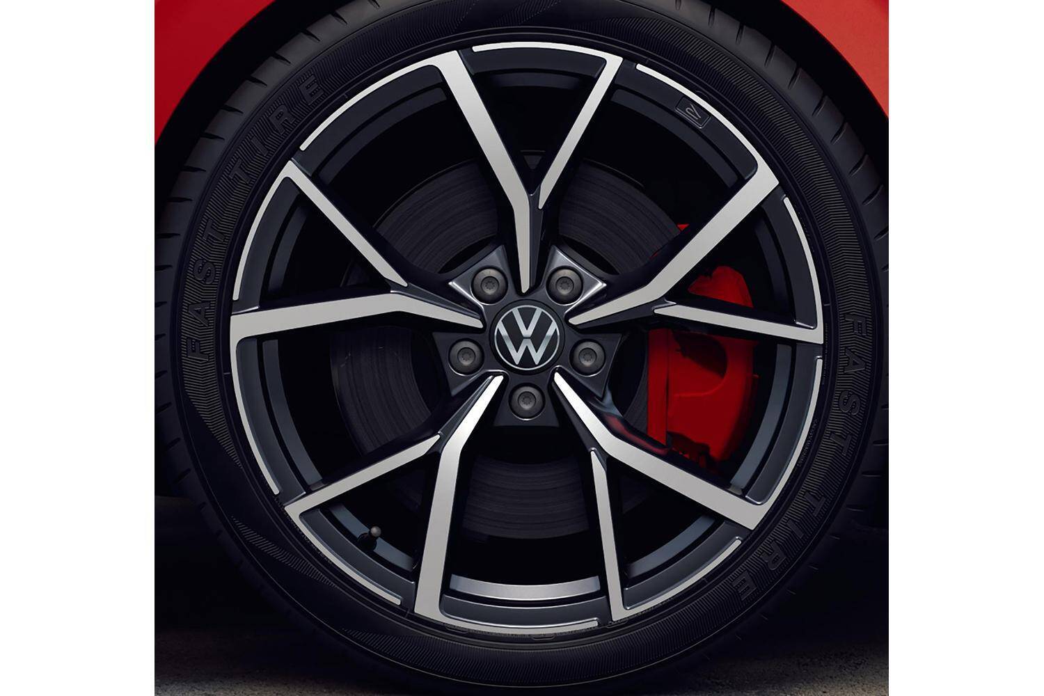 待望のホットモデルがついに登場！　フォルクスワーゲンのゴルフにGTIが追加