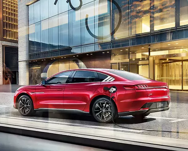 「海外では魅力的な「激安EV」も多数！　それでも並行輸入がほとんど日本で見られないワケ」の画像