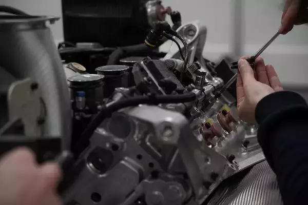 「まさかの「F1」で復活という話も出た！　クルマの世界から２サイクルエンジンが消えた理由とこの先の可能性」の画像