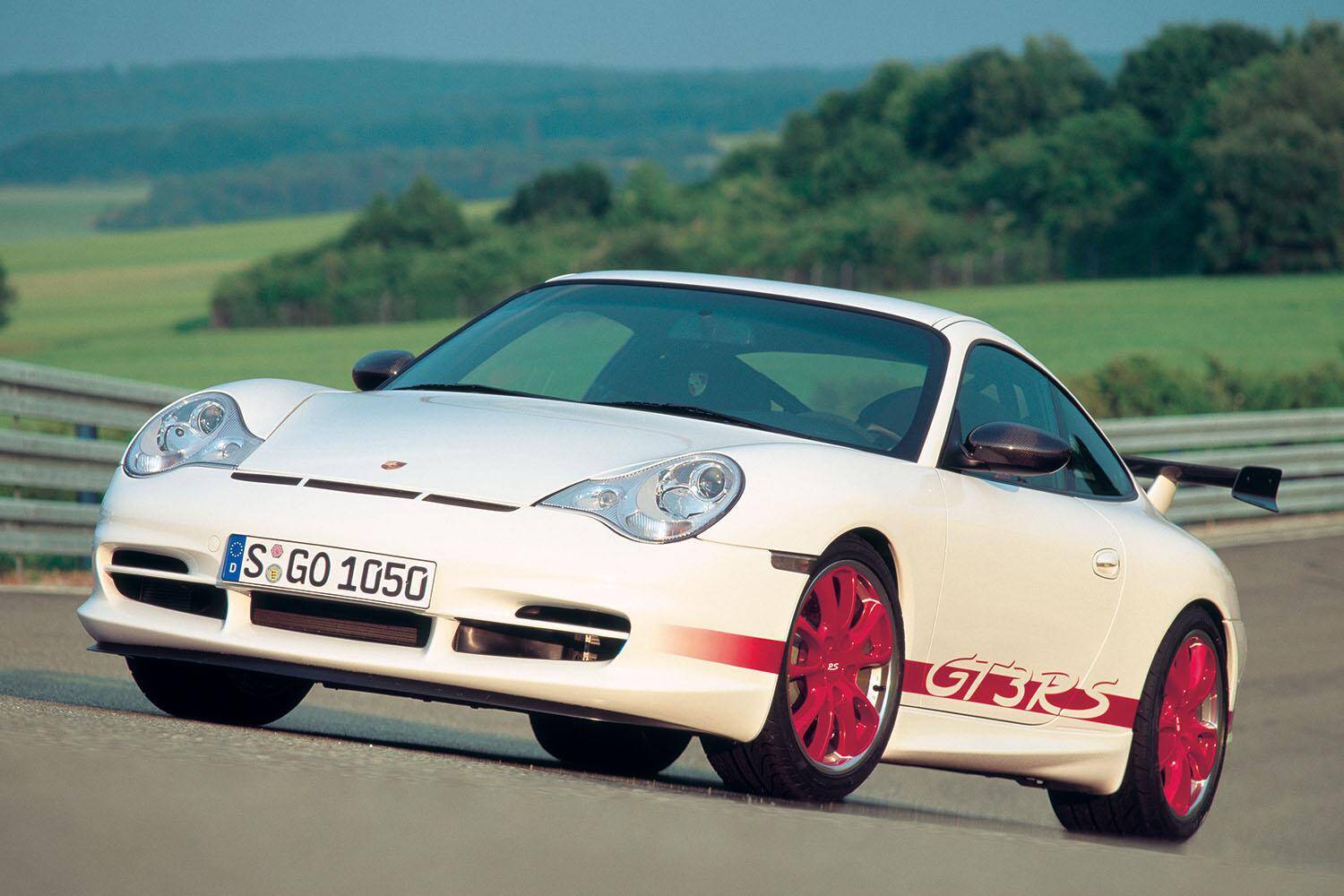 「ポルシェにはスーパーカーがない」の声は正論か？　911を見れば答えは出る！