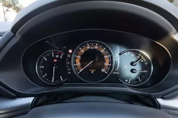 「【試乗】CX-5を買ったばかりのレーシングドライバーがショック！　改良された2020年モデルの走りがスゴかった」の画像