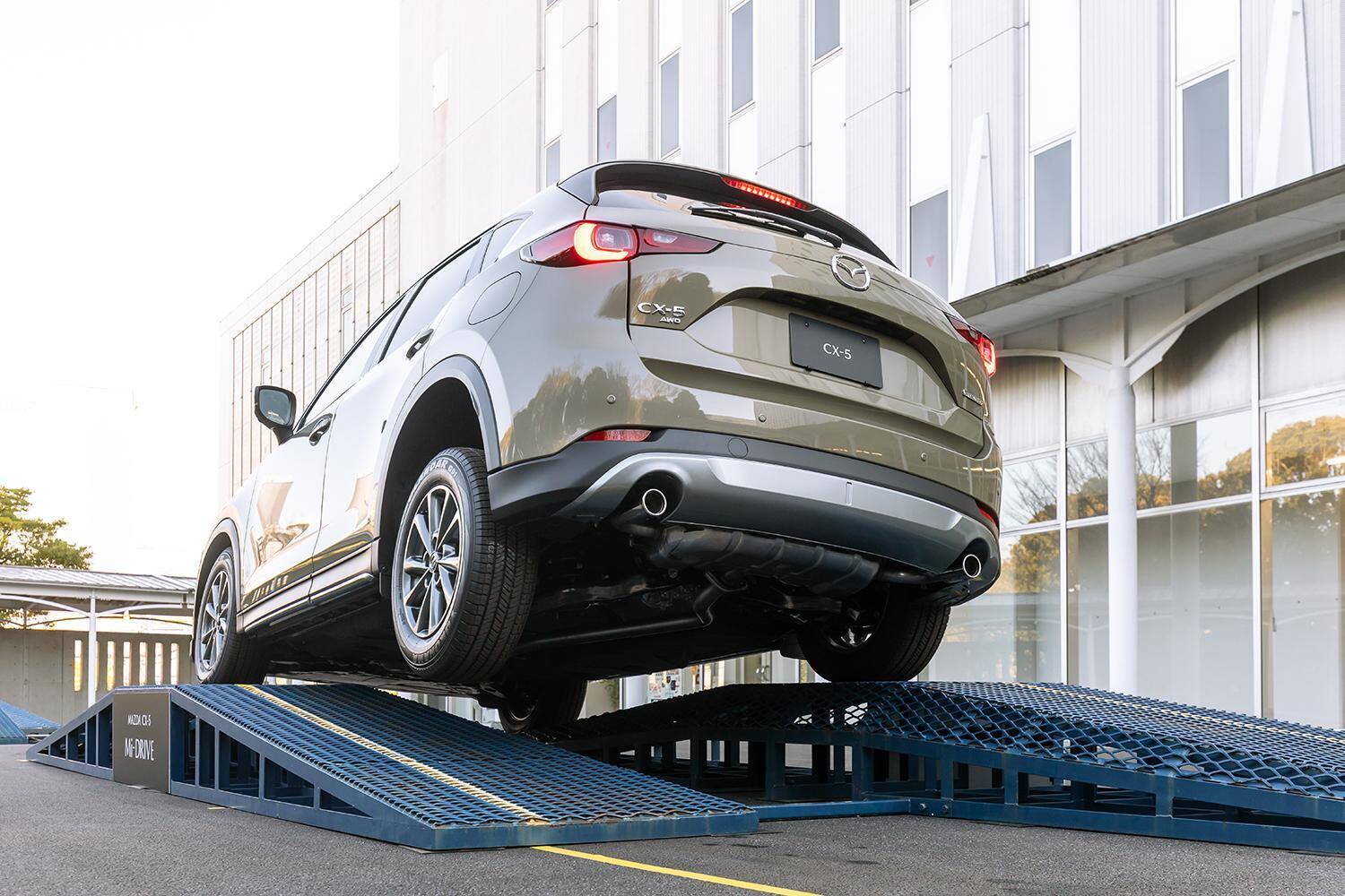 【試乗】CX-5を買ったばかりのレーシングドライバーがショック！　改良された2020年モデルの走りがスゴかった