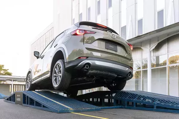 「【試乗】CX-5を買ったばかりのレーシングドライバーがショック！　改良された2020年モデルの走りがスゴかった」の画像