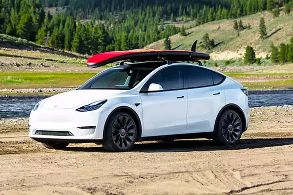 「モデル3」と「モデルY」が大幅値下げ！　実際のテスラオーナーに「心境」と「買い時」を聞いてみた