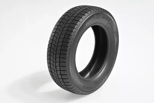 価格が魅力のTOYOのスタッドレスが「制動性能20%アップ」を引っ提げて新モデルに！　スケートリンクで試したら明らかに進化していた!!