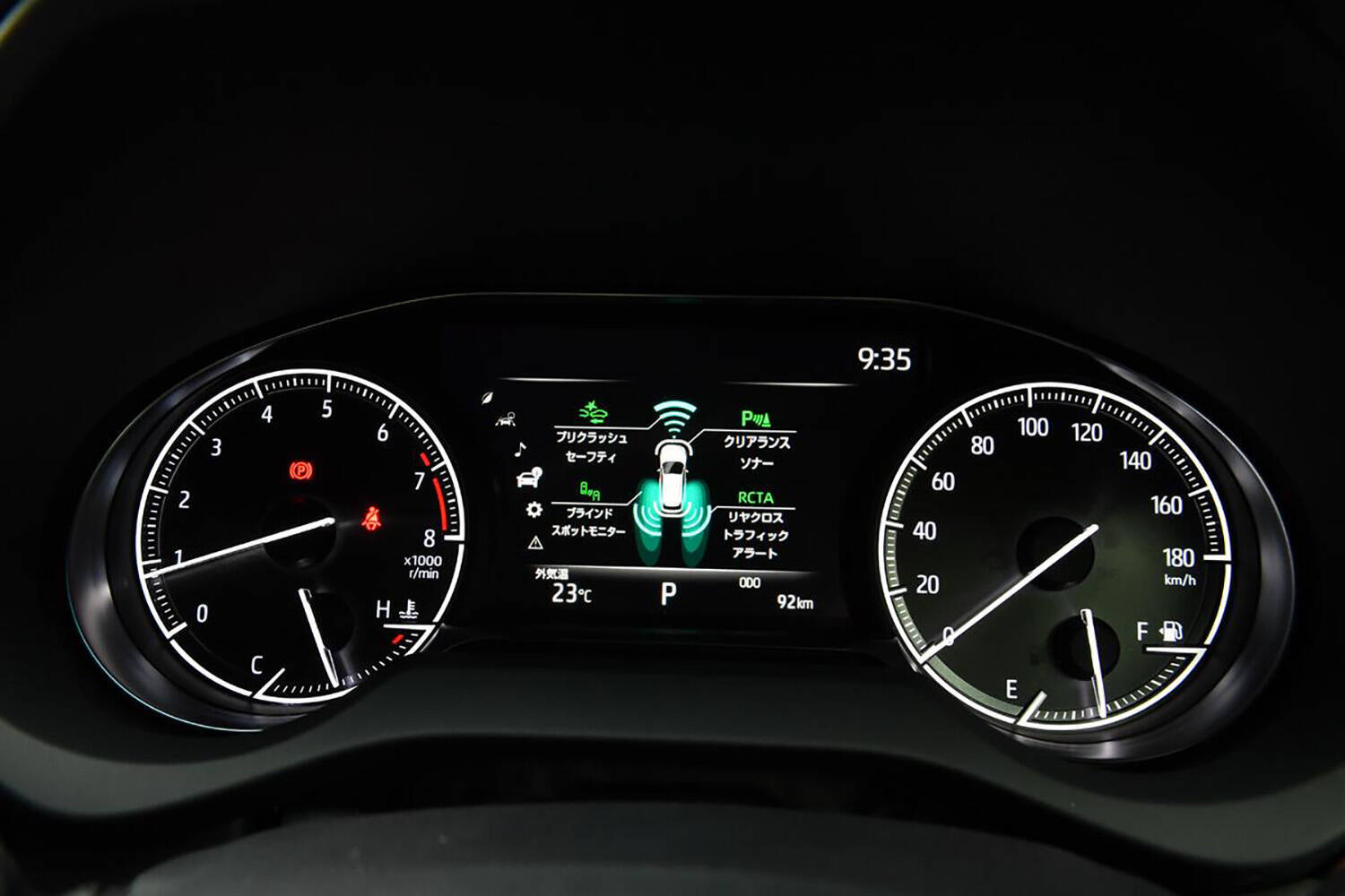 発売は２年以上前なのに「受注停止」の大人気っぷり！　「ハリアー」バカ売れの影に「マークIIイズム」あり