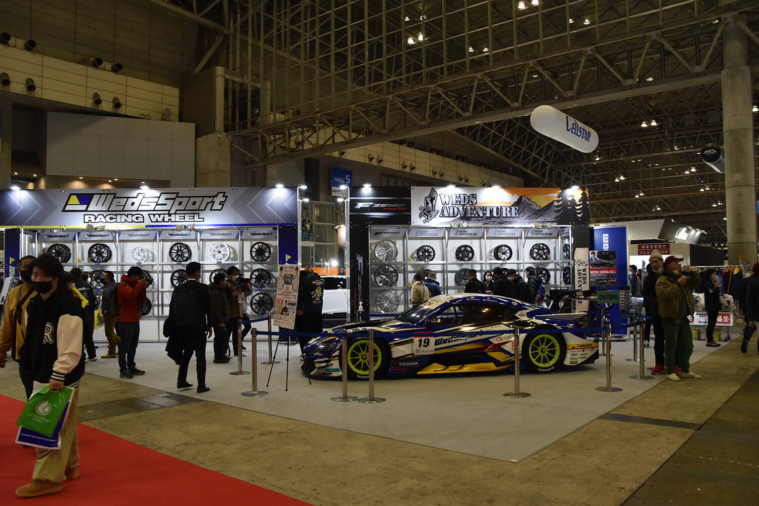 ７ブランドのホイールで幅広いユーザーをカバー！　2023年のウェッズから目が離せない【東京オートサロン2023】