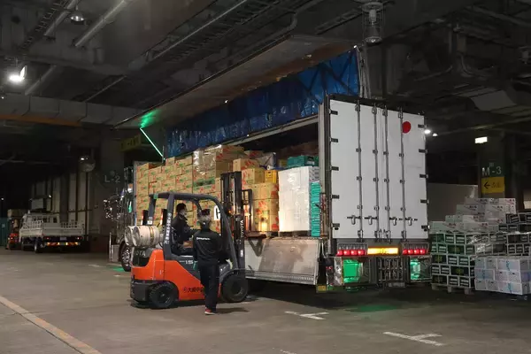 「相棒の「ゑびす丸」を駆るデコトラ界の重鎮に密着！　生涯現役を貫く50年に及ぶデコトラ人生!!」の画像