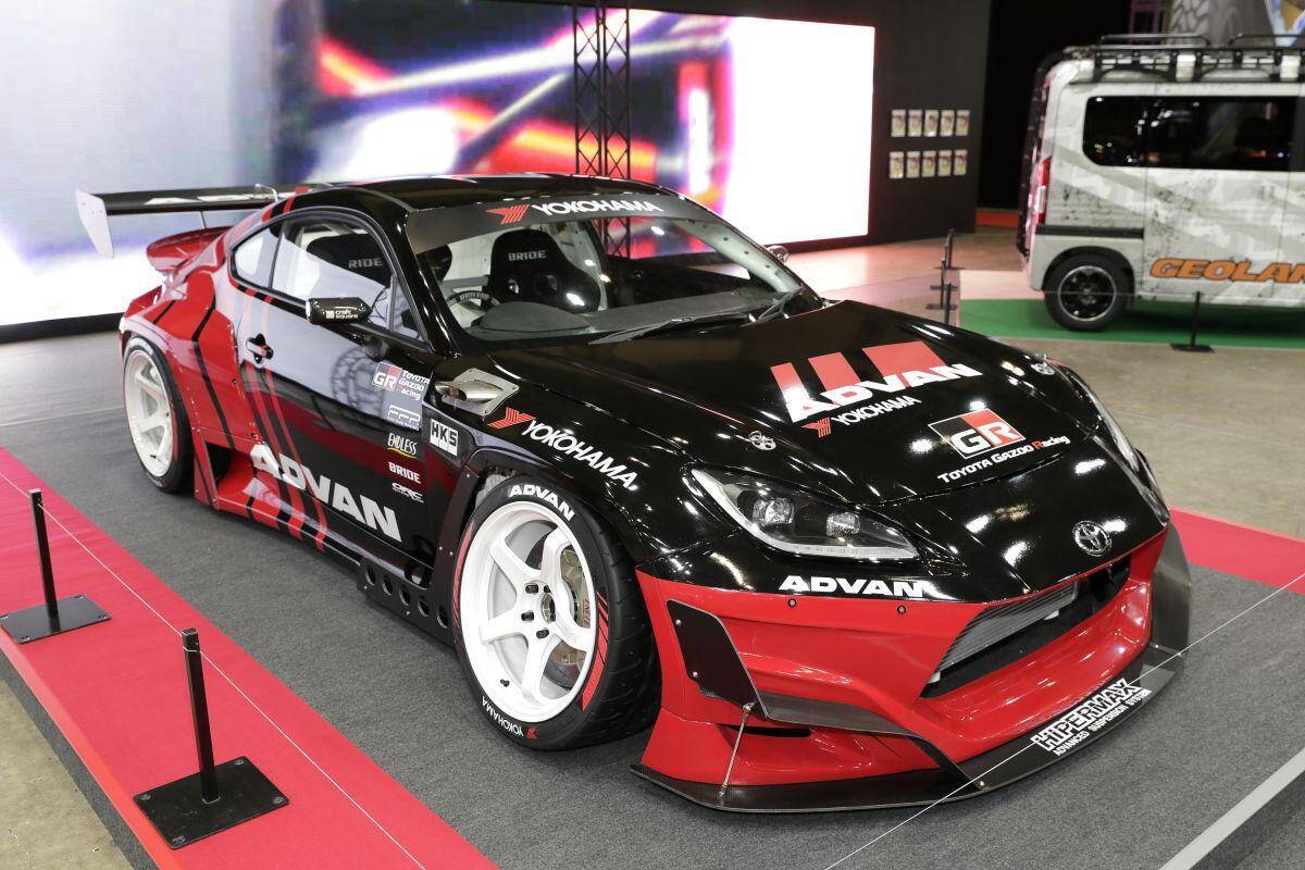 ネオバ！　アドバンスポーツ！　走り派注目の新作タイヤが居並ぶ2022年のヨコハマは熱い【東京オートサロン2022】