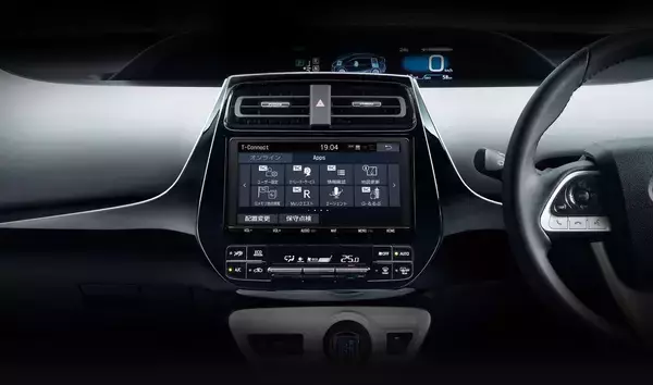 「昭和オヤジには「アニメ」の世界！　「自動バック機能」まであるクルマの最新機能５つが凄すぎて笑う」の画像