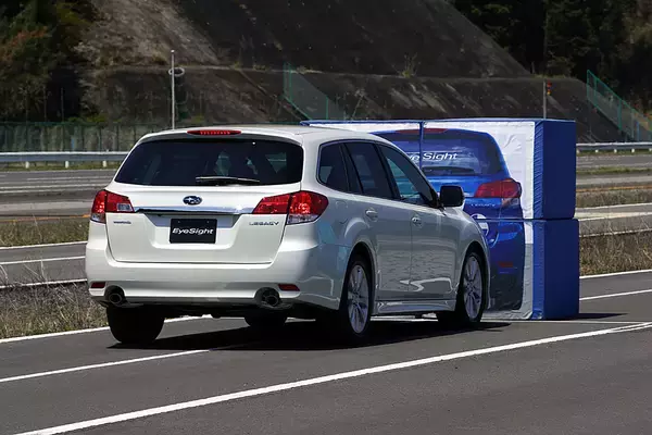 「アイサイトは20年の努力の結晶！　いまのクルマの「当たり前技術」にかけられた驚くほどの時間」の画像