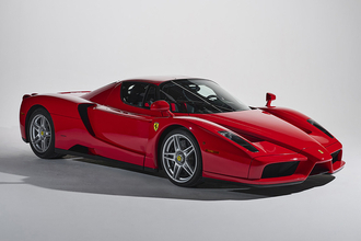 もはや公道に解き放たれたF1マシン！　創始者の名前を冠した最強のフェラーリ「エンツォ」【21世紀スーパーカーFILE #011】