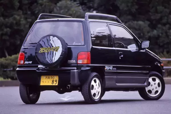 「本格派からユニークなモデルまで！　ダイハツの新旧SUVモデルを振り返る」の画像