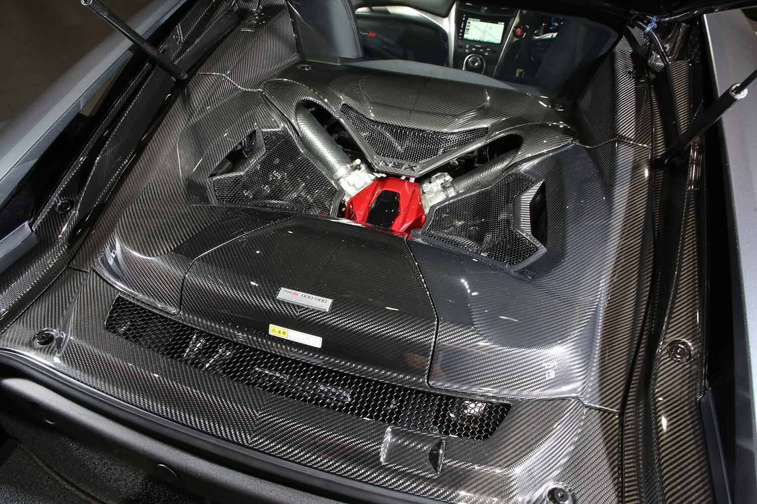 クルマ好きには「サイコー！」だけど普通の人は「うるさっ！」　スーパーカーの排気音はめちゃめちゃ大きく感じるけどなぜ車検に通る？