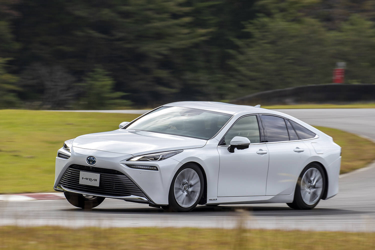 セダン受難の時代の最後の砦！　乗るならいまの国産絶品セダン５選