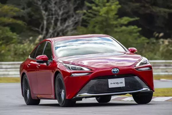 「セダン受難の時代の最後の砦！　乗るならいまの国産絶品セダン５選」の画像