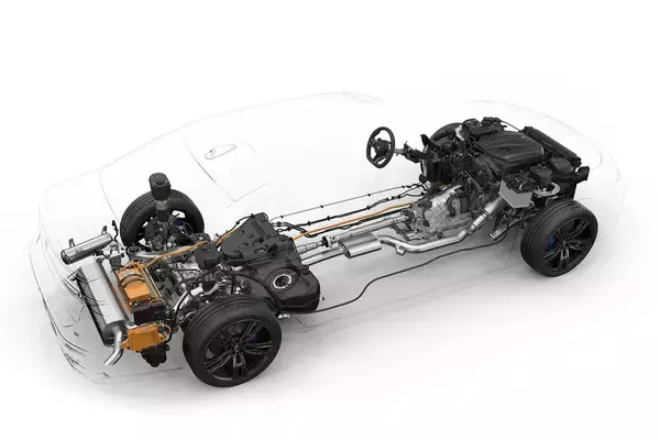 「フルモデルチェンジでデカグリルのオラ顔に！ EVの「i7」もラインアップに加えて新型7シリーズを日本に投入」の画像