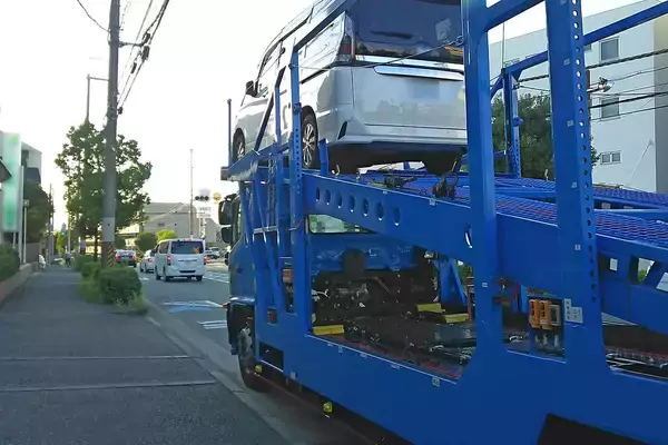 喜ばしいハズの「事故の減少」がディーラーを苦しめる！　「板金修理」「車検整備」の減少に圧迫される新車販売店の苦悩