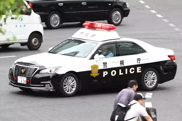 悪者は逃走不可！　実際に存在する日本と世界のバカッ速パトカーたち