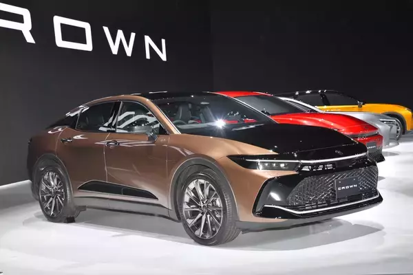 「日本の至宝「クラウン」はなぜ海を渡らなかったのか？　そして新型がついに海外に本気で挑む理由とは」の画像